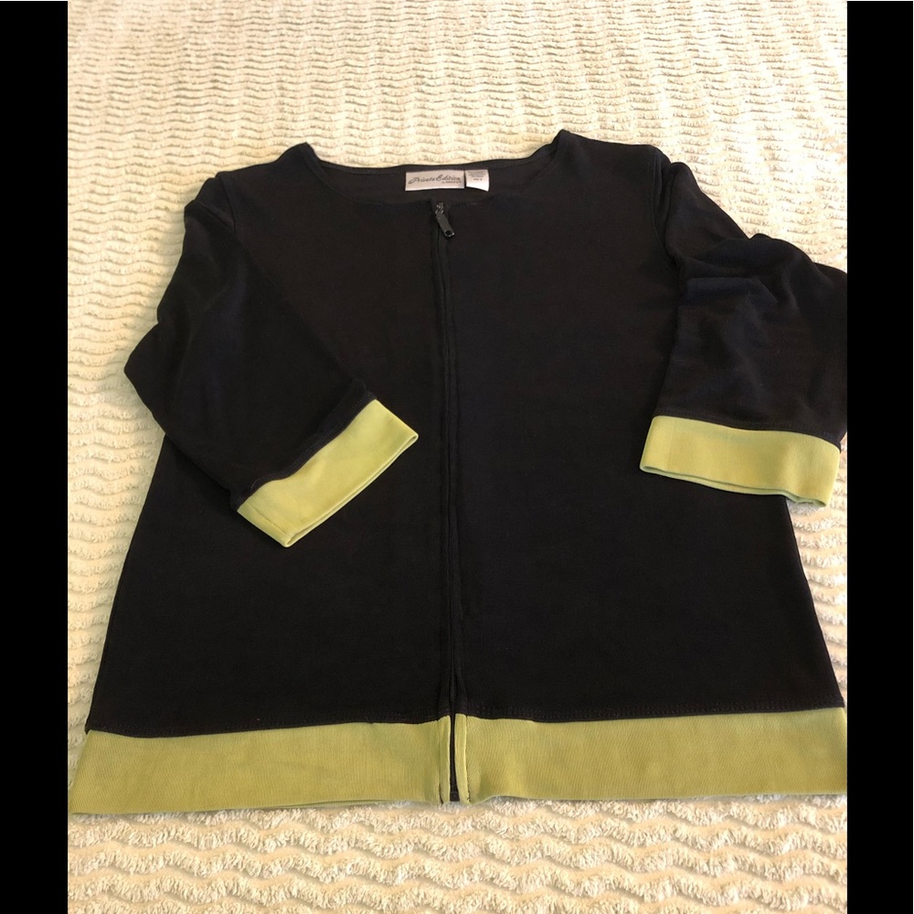Chico’s top, black /lime. Size 0 (4) zipper .